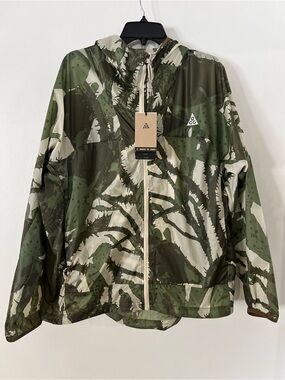 Nike ACG Men's Olive & Cream Camo Hooded Windbreaker